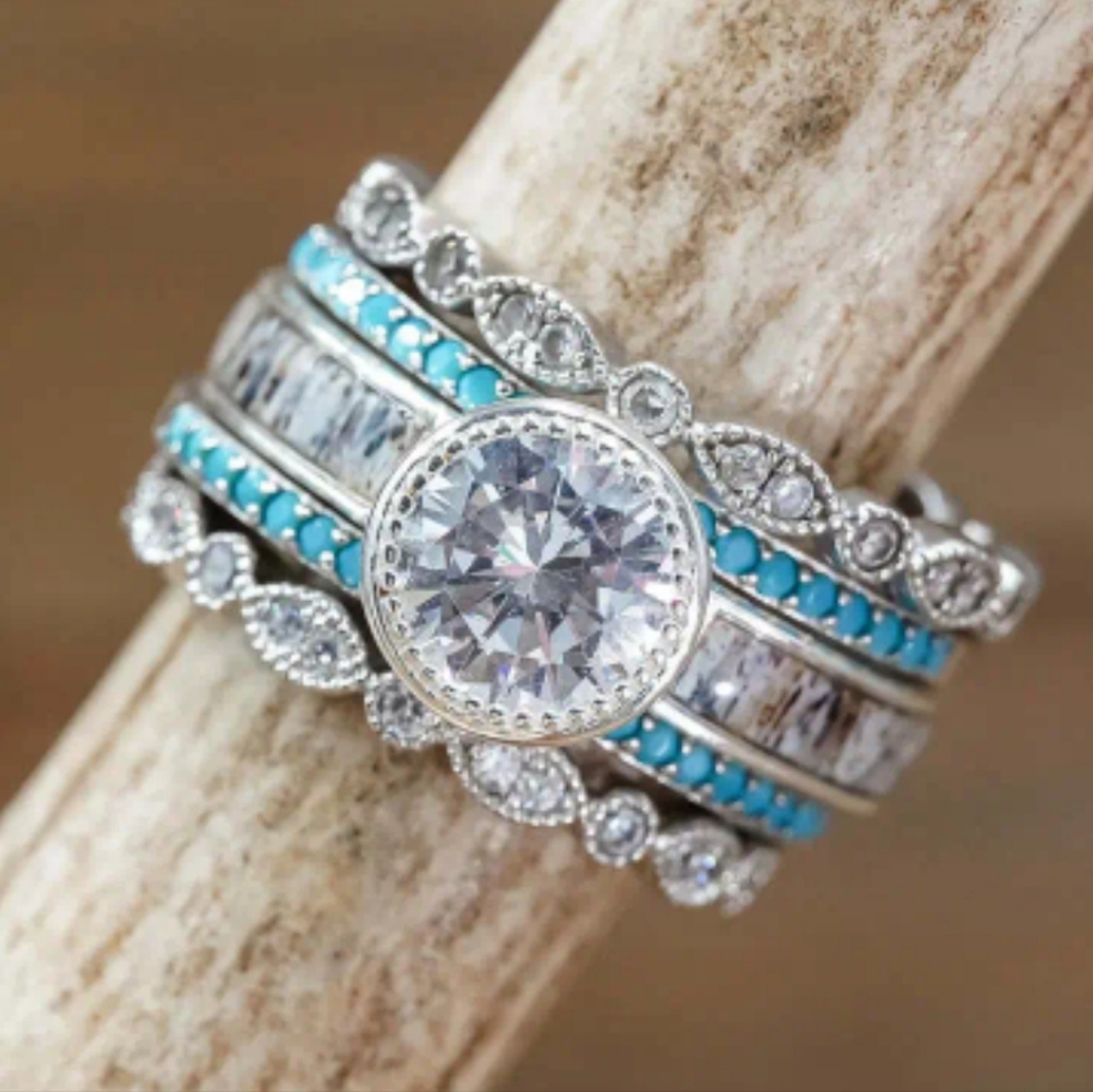 🌟 Five-Piece Stackable Jeweled Ring Set - Versatile Elegance 💍